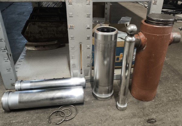 Arbeitszylinder TEK 4 C1 61-4x260 [EBM: 155 x 235] neu